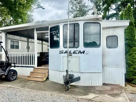 111 Club House 236 Dr #236, New London, NC 28127