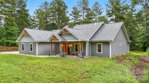 1327 Scenic Ln, Granite Falls, NC 28630