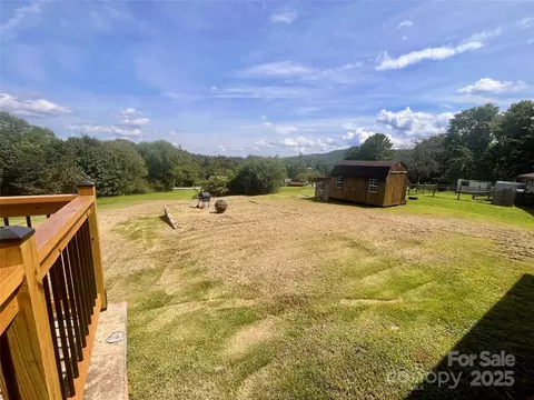 Exterior - 657 Arrowhead Trl, Marion, NC 28752 photo 8 of 9