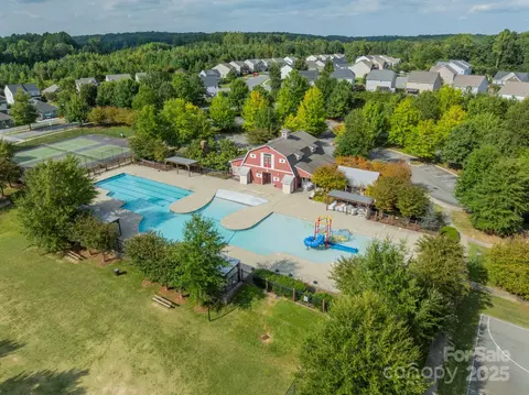 3419 Streamside 463 Dr #463, Davidson, NC 28036 photo 3