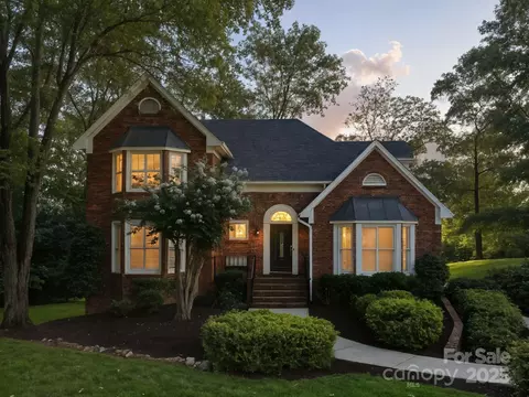 8000 Greencastle Dr, Charlotte, NC 28210