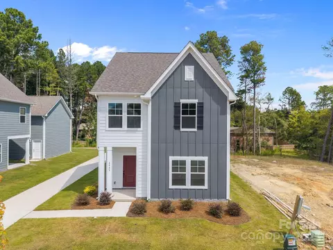 4045 Grommet Ct, Matthews, NC 28105