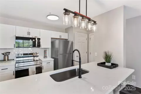 1620 Arlyn Cir #E, Charlotte, NC 28213