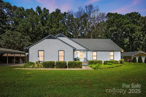 2402 Bearskin Ln, Monroe, NC 28110