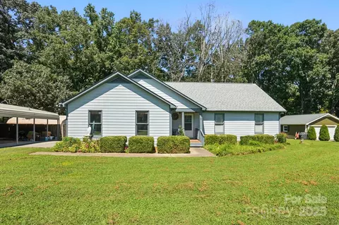 2402 Bearskin Ln, Monroe, NC 28110 photo 3