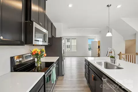 2108 Trout Lily 198 Ln #198, Matthews, NC 28104