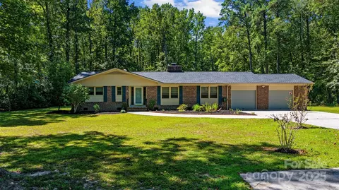 10 Pinewood Dr, Carolina Shores, NC 28467