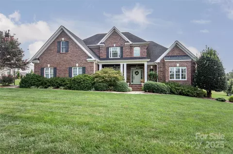 117 Foxglove Dr, Statesville, NC 28625