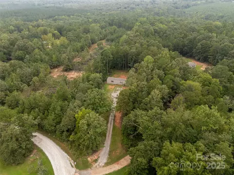8115 Oaktree St, Sharon, SC 29742