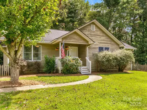 1 Clarks Chapel Ridge Rd, Weaverville, NC 28787