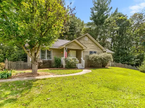 1 Clarks Chapel Ridge Rd, Weaverville, NC 28787