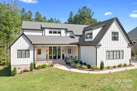 156 Winding Forest Dr, Troutman, NC 28166