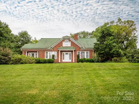 121 Louise Se Dr SE, Concord, NC 28025
