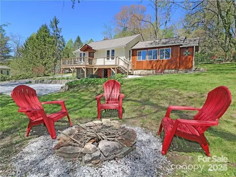 811 Miami Ter, Hendersonville, NC 28791