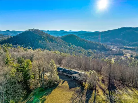 1411 Cabin Creek Rd, Zirconia, NC 28790