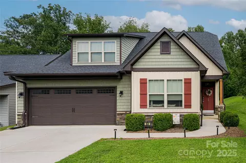 53 Brown St, Weaverville, NC 28787