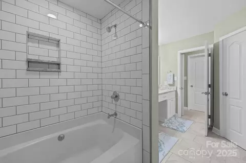 Bath - 18405 Harborside Dr, Cornelius, NC 28031 photo 5 of 5