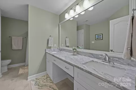 Bath - 18405 Harborside Dr, Cornelius, NC 28031 photo 4 of 5