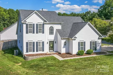 Exterior - 1836 Danny Ct, Matthews, NC 28105 photo 2 of 3