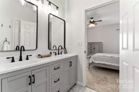Bath - 1836 Danny Ct, Matthews, NC 28105 photo 2 of 3