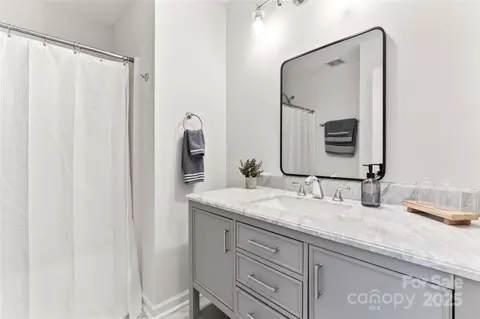 Bath - 1836 Danny Ct, Matthews, NC 28105 photo 3 of 3