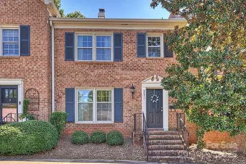 6671 Bunker Hill Cir, Charlotte, NC 28210