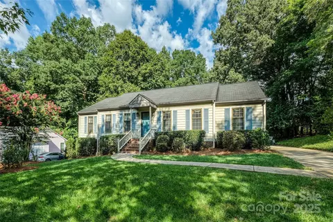 6010 Rexwood Pl, Charlotte, NC 28210