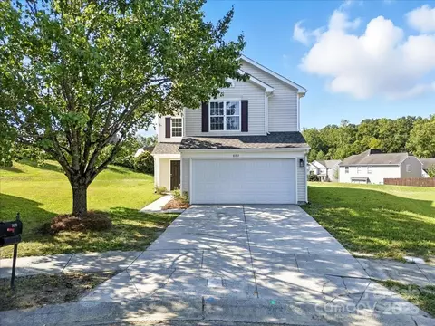 8103 Aqueduct Ct, Charlotte, NC 28216