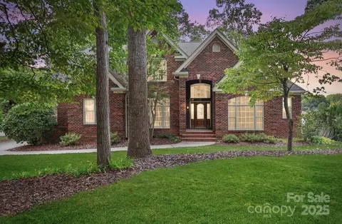 166 W Maranta Rd, Mooresville, NC 28117