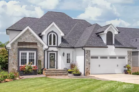 421 Cranborne Chase Dr, Fort Mill, SC 29708