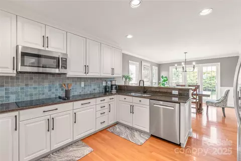 Kitchen - 421 Cranborne Chase Dr, Fort Mill, SC 29708 photo 3 of 8