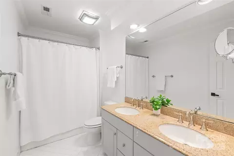 Bath - 421 Cranborne Chase Dr, Fort Mill, SC 29708 photo 4 of 6