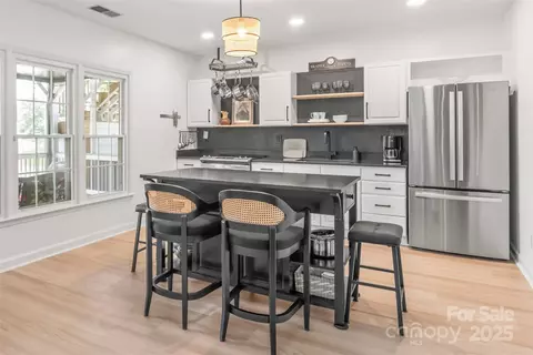 Kitchen - 421 Cranborne Chase Dr, Fort Mill, SC 29708 photo 7 of 8