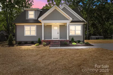 2224 Moose Rd, Kannapolis, NC 28083