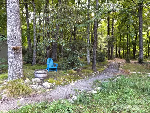 124 Sweetwater Rdg, Burnsville, NC 28714
