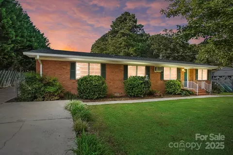 3301 Dan Hood Rd, Matthews, NC 28105
