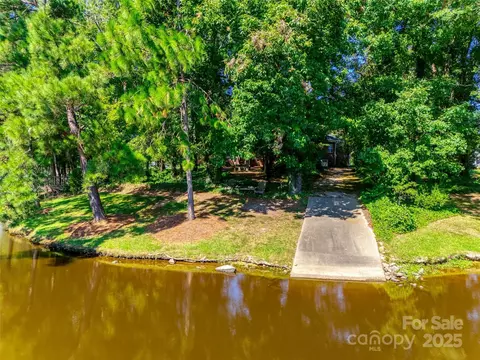 3051 Bucks Dr, Lancaster, SC 29720 photo 5