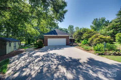 3051 Bucks Dr, Lancaster, SC 29720 photo 8