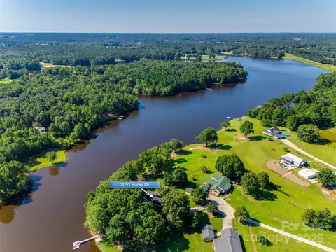 3051 Bucks Dr, Lancaster, SC 29720 photo 2
