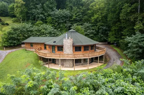 417 Quiet Forest Ln, Sylva, NC 28779