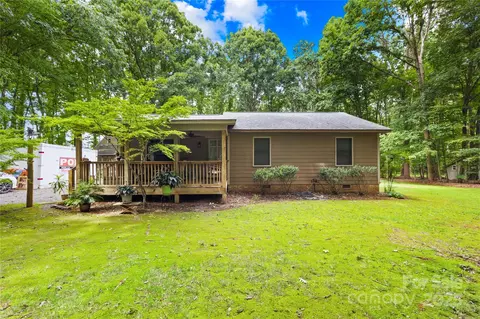 1424 Majestic Forest Ln, Waxhaw, NC 28173
