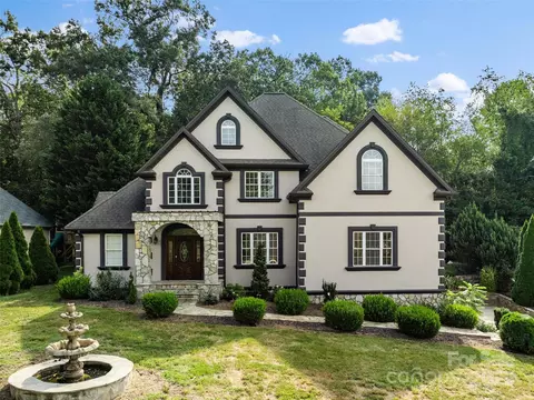 55 N Willow Brook Dr, Asheville, NC 28806