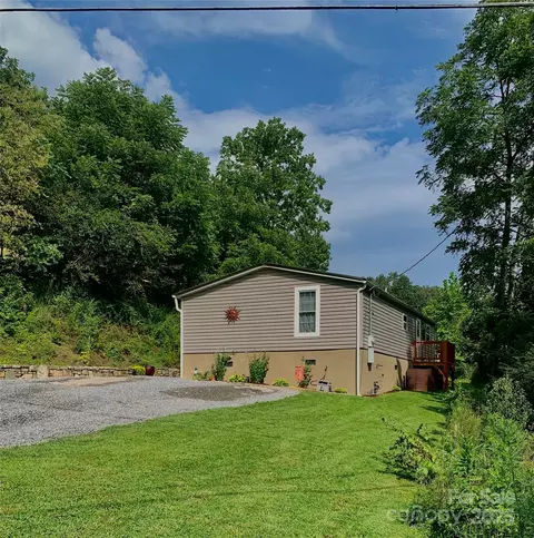 116 Thompson Cove Rd, Clyde, NC 28721