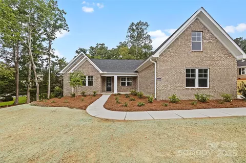 1028 Lyndon Dr, Lancaster, SC 29720