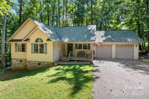 38 Leatherwood Dr, Candler, NC 28715