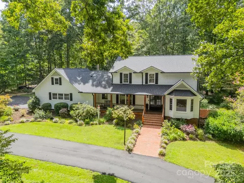 8504 Viking Dr, Waxhaw, NC 28173