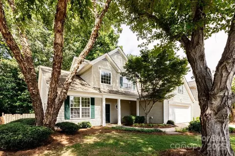 221 Glenmoor Ct, Concord, NC 28027