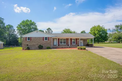 106 Plantation Dr, Kings Mountain, NC 28086