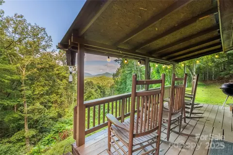 310 Moonlight Dr, Bryson City, NC 28713