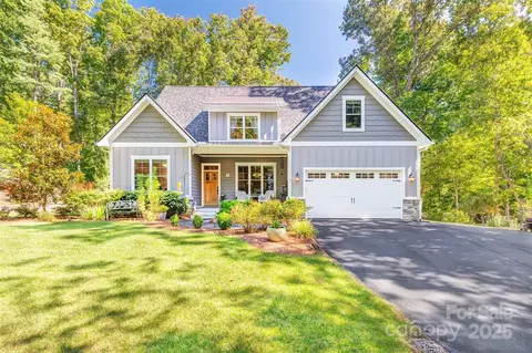 21 Ducketts Grove Rd, Fletcher, NC 28732